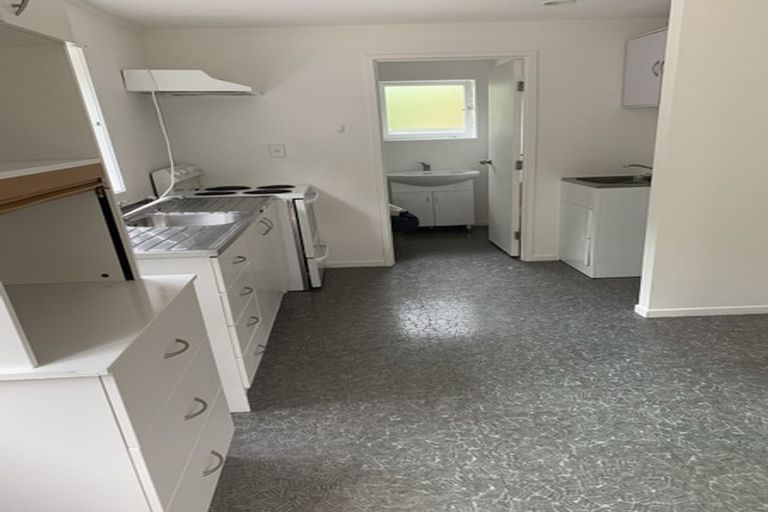 Photo of property in 6a Channel View Road, Campbells Bay, Auckland, 0630