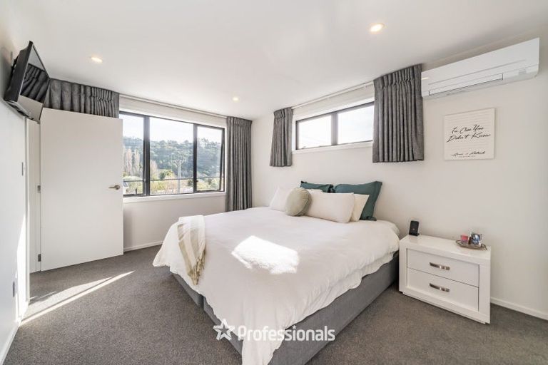 Photo of property in 393 Stokes Valley Road, Stokes Valley, Lower Hutt, 5019