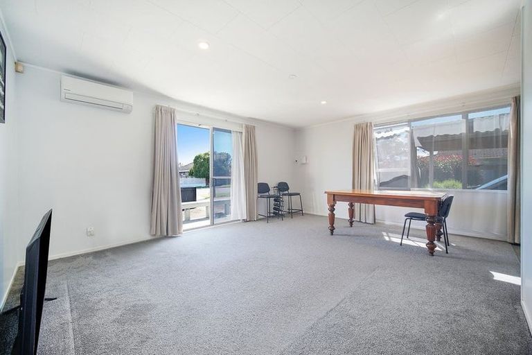 Photo of property in 2/2 Hunua Road, Papakura, 2110