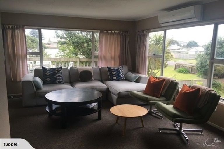 Photo of property in 14 Eruini Street, Waikanae Beach, Waikanae, 5036