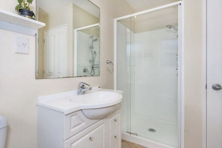 Photo of property in 2/24 Avonhead Road, Avonhead, Christchurch, 8042