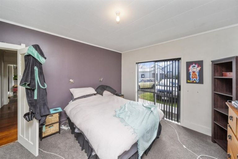 Photo of property in 1 Collins Street, Hawera, 4610