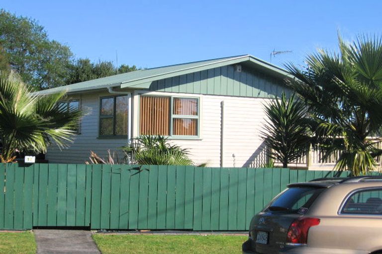 Photo of property in 17 Snell Avenue, Papakura, 2110