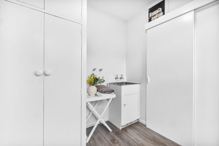 Photo of property in 70 Cutts Road, Russley, Christchurch, 8042