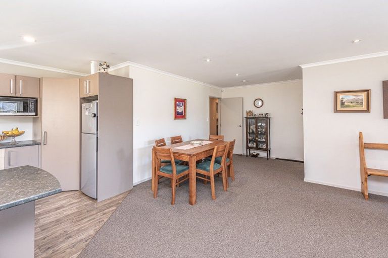 Photo of property in Caversham Park, 2/7 Caversham Road, Westmere, Whanganui, 4501
