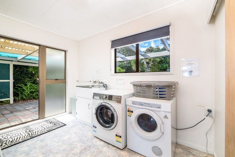 Photo of property in 202 Te Wahapu Road, Russell, 0272