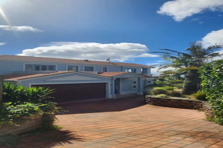 Photo of property in 1/83 East Coast Road, Castor Bay, Auckland, 0620