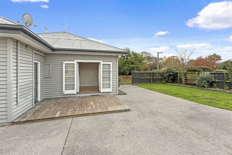 Photo of property in 16 Lincoln Road, Hillmorton, Christchurch, 8024