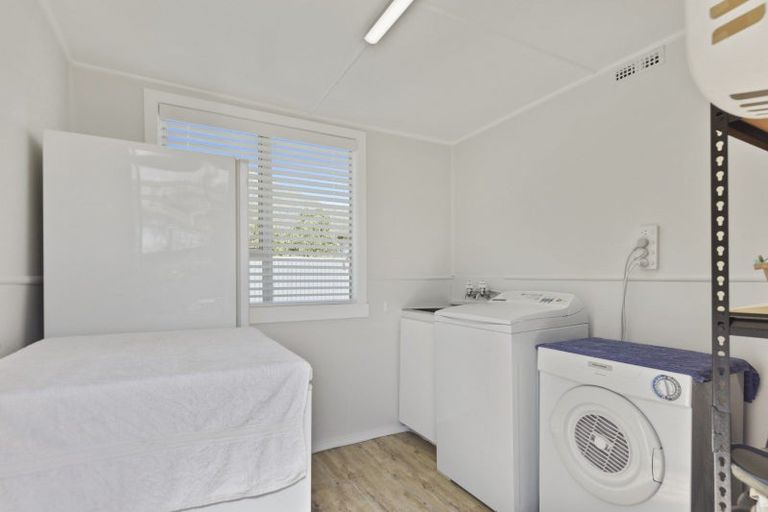 Photo of property in 20 Renata Road, Okiwi Bay, 7193