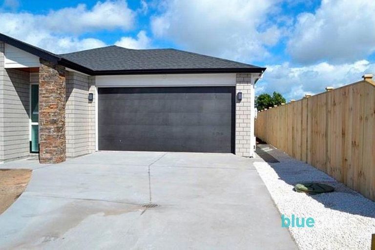 Photo of property in 2 Castlepoint Avenue, Takanini, 2110