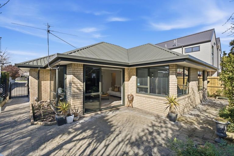 Photo of property in 2/39 Frankleigh Street, Somerfield, Christchurch, 8024