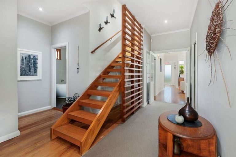 Photo of property in 45 Tuatoru Street, Eastbourne, Lower Hutt, 5013