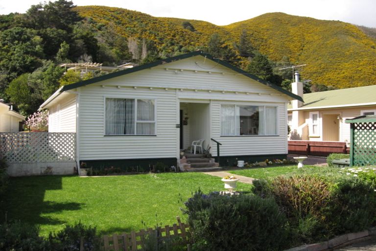 Photo of property in 77 Wyndrum Avenue, Waterloo, Lower Hutt, 5011