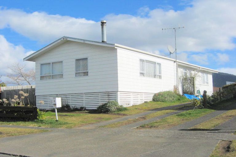 Photo of property in 6 Tamakui Grove, Turangi, 3334