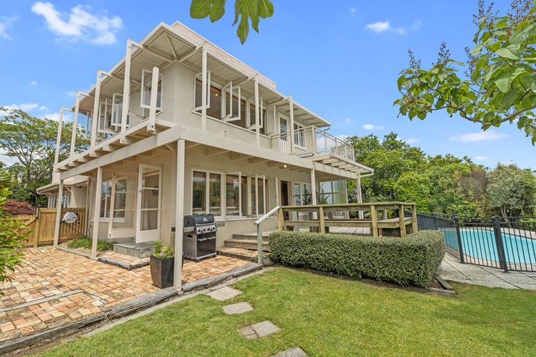 Photo of property in 131 Lake Crescent, Hamilton Lake, Hamilton, 3204