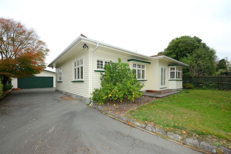 Photo of property in 90 Palatine Terrace, Saint Martins, Christchurch, 8022