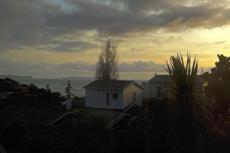 Photo of property in 2/36 Beulah Avenue, Rothesay Bay, Auckland, 0630