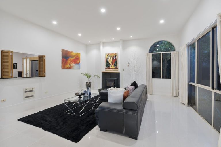 Photo of property in 9 Burgundy Park Avenue, Henderson, Auckland, 0612