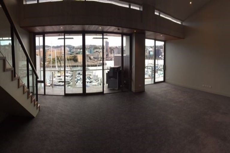 Photo of property in Clyde Quay Wharf, 3b/5 Clyde Quay Wharf, Te Aro, Wellington, 6011