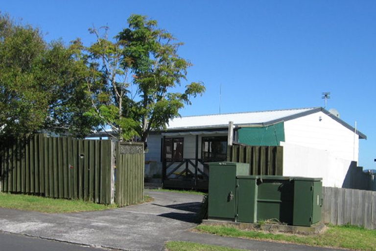 Photo of property in 4a Crosby Road, West Harbour, Auckland, 0618