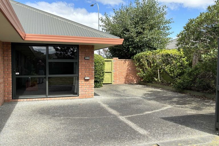 Photo of property in 151 Schnell Drive, Kelvin Grove, Palmerston North, 4414