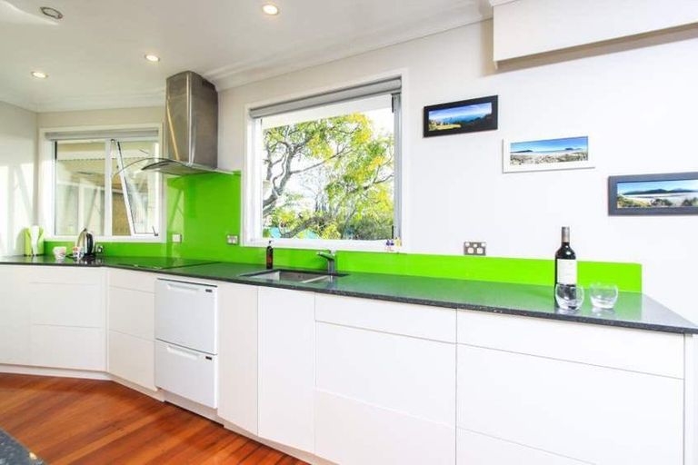 Photo of property in 8 Kay Drive, Blockhouse Bay, Auckland, 0600