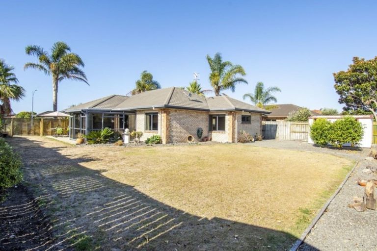 Photo of property in 34 Mcleod Place, Papamoa Beach, Papamoa, 3118