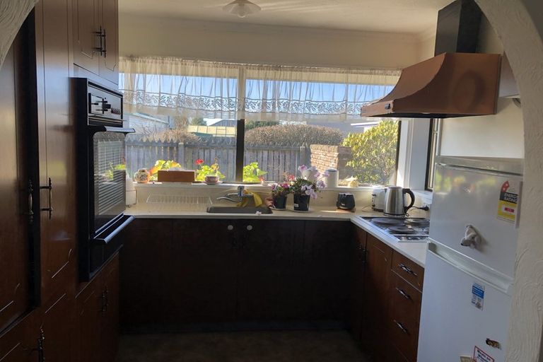 Photo of property in 2/54a Aorangi Road, Bryndwr, Christchurch, 8053