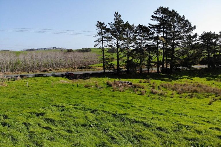 Photo of property in 3060 Kaipara Coast Highway, Glorit, 0984