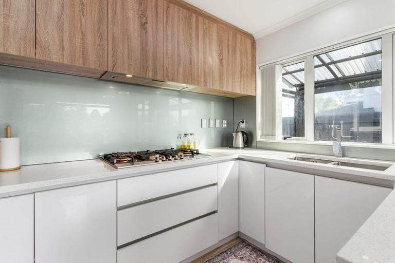 Photo of property in 34a Mcinnes Road, Weymouth, Auckland, 2103