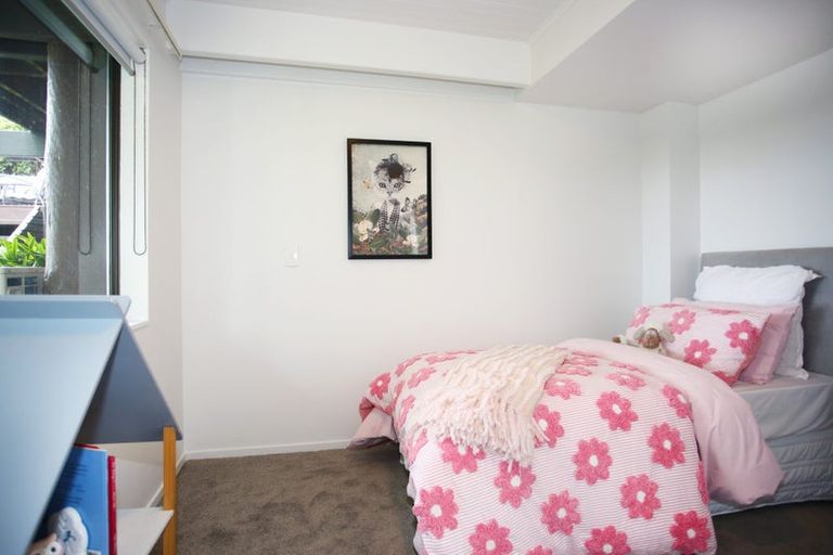 Photo of property in 10 Cameron Town Road, Pukekohe, 2678