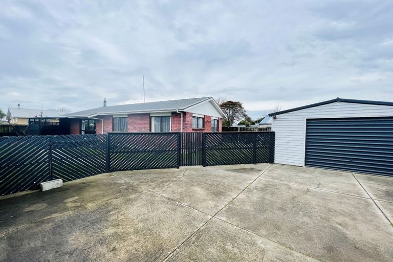 Photo of property in 2/25 Inwoods Road, Parklands, Christchurch, 8083