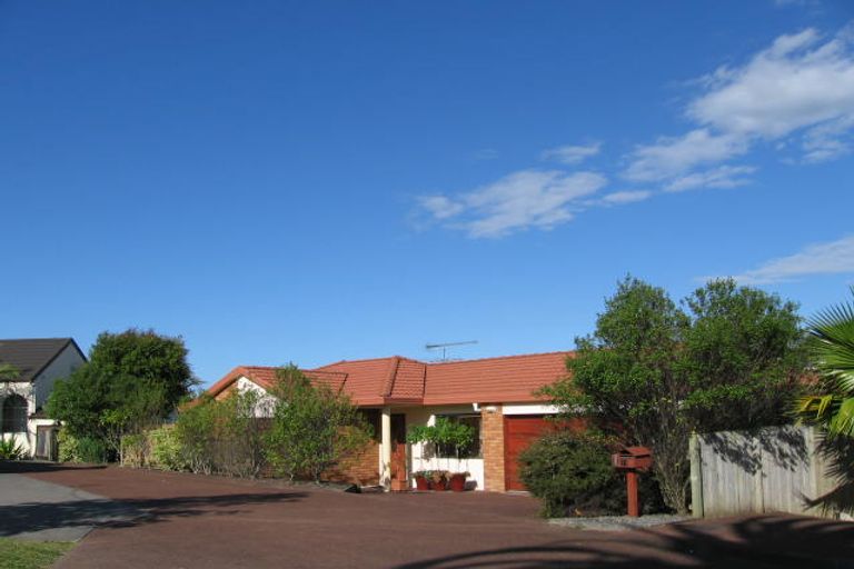 Photo of property in 15 Calypso Way, Unsworth Heights, Auckland, 0632