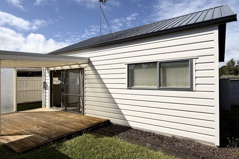 Photo of property in 33 Hutchinsons Road, Bucklands Beach, Auckland, 2014
