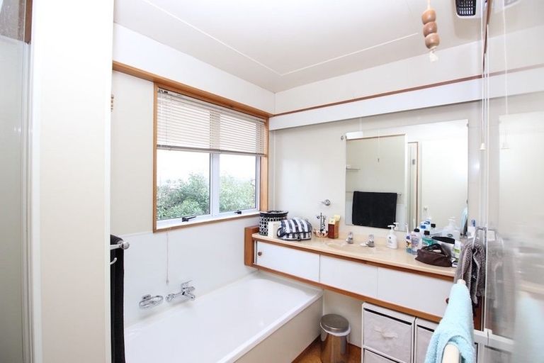 Photo of property in 2/11 Cotswold Lane, Mount Wellington, Auckland, 1060