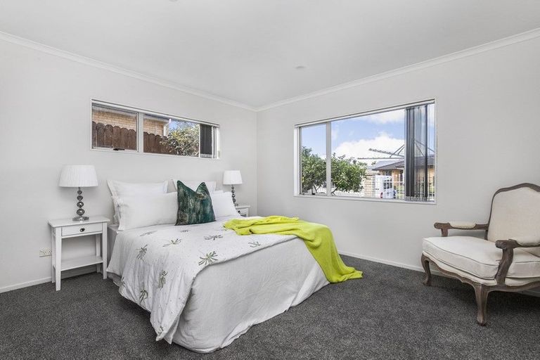 Photo of property in 2 Senator Drive, Manurewa, Auckland, 2105