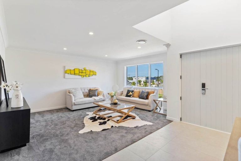Photo of property in 35 Pacific Heights Road, Orewa, 0931