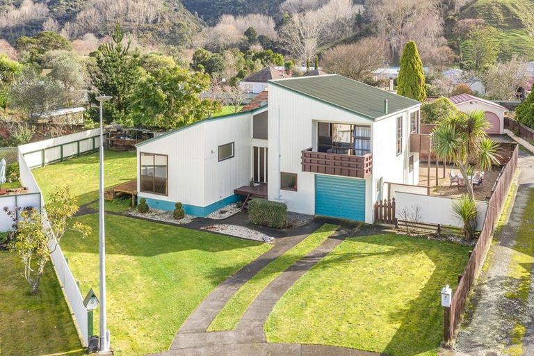Photo of property in 8 Ash Place, Aramoho, Whanganui, 4500