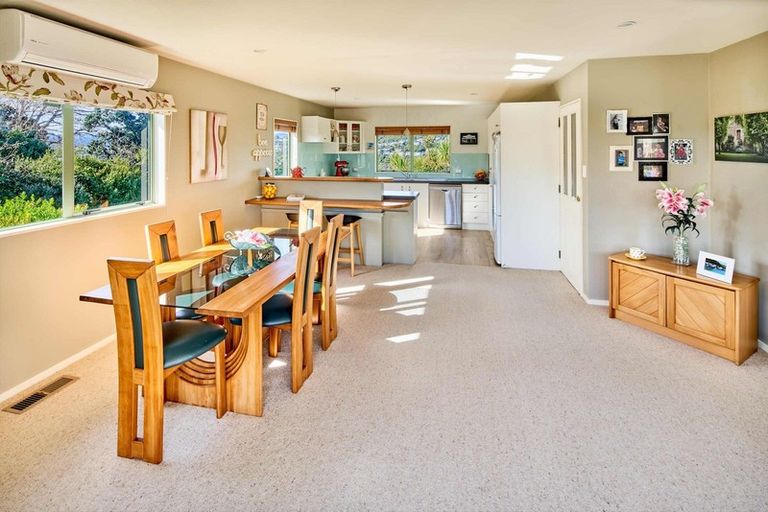 Photo of property in 13 Seaview Road, Paremata, Porirua, 5024