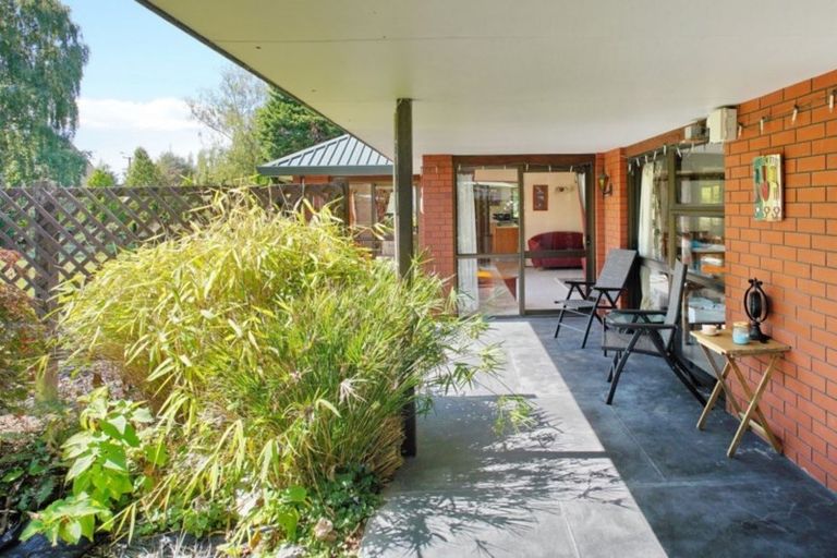 Photo of property in 2 Woodfield Place, Woodend, 7610