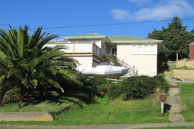 Photo of property in 3 Ngahue Crescent, Elsdon, Porirua, 5022