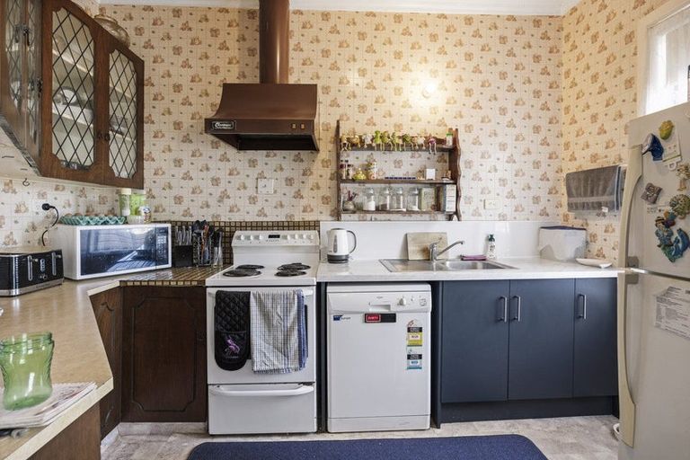 Photo of property in 8a Fitzroy Street, Normanby, Hawera, 4614