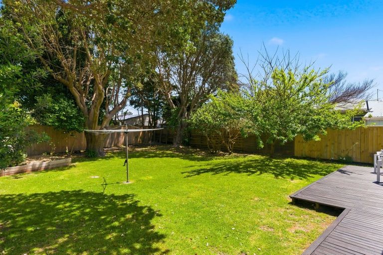Photo of property in 32 Te Moana Road, Waikanae Beach, Waikanae, 5036