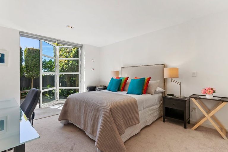 Photo of property in 14 Bradford Street, Parnell, Auckland, 1052
