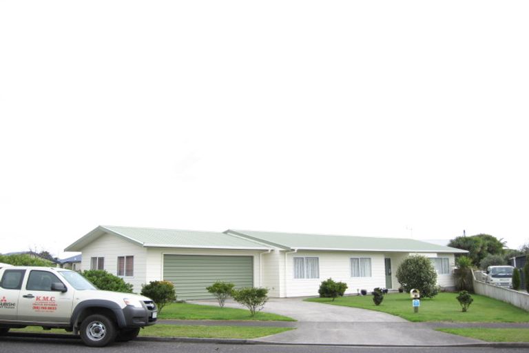 Photo of property in 18 Meade Place, Bell Block, New Plymouth, 4312
