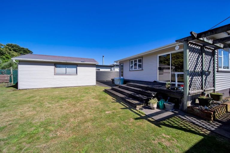 Photo of property in 9 Manawapou Road, Hawera, 4610
