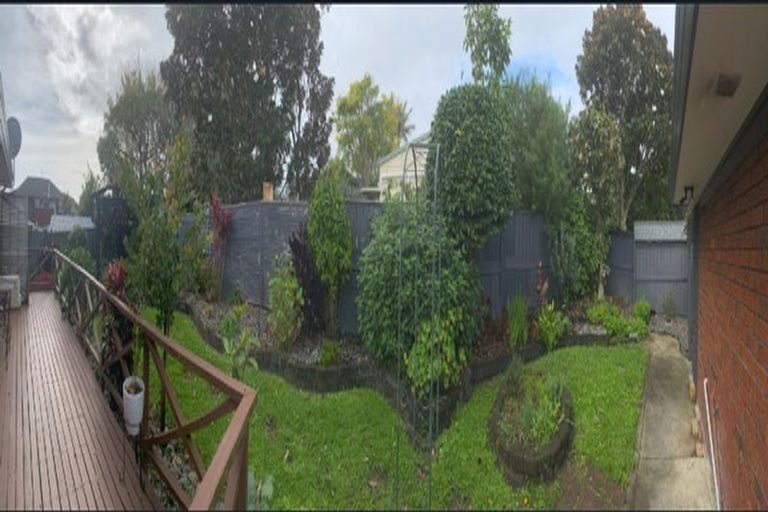 Photo of property in 2/168 Prince Regent Drive, Farm Cove, Auckland, 2012