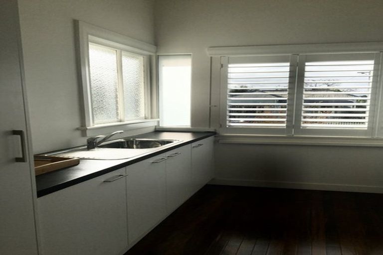 Photo of property in 16 Albert Road, Devonport, Auckland, 0624
