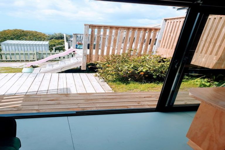 Photo of property in 61 Wade River Road, Stanmore Bay, Whangaparaoa, 0932