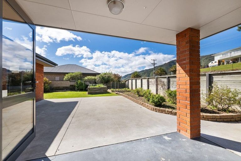 Photo of property in 20 Admiralty Place, Waikawa, Picton, 7220